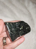 Atlantisite Freeform – Stichtite in Serpentine - 130g